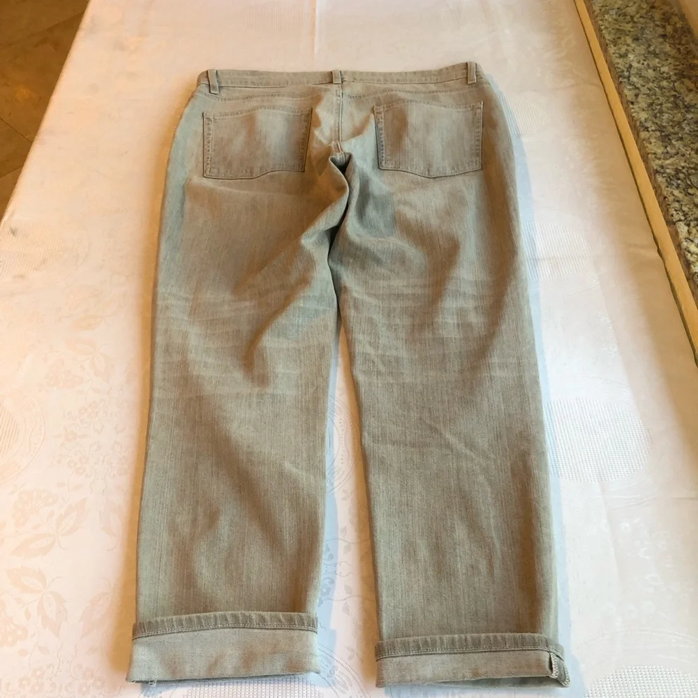 Eileen Fisher High-Waisted Gray Cropped Folded Denim Jeans Pants Women’s 12